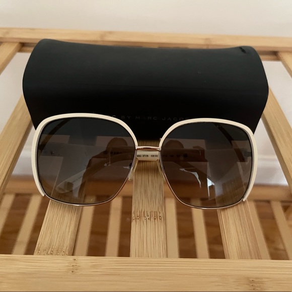 Marc by Marc Jacobs Oversized Cream Retro Sunglasses - Picture 3 of 12